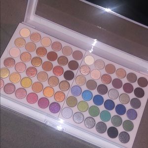 Make up pallet